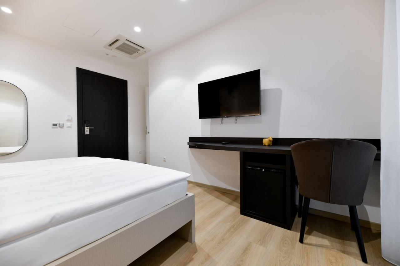 Crowonder Apartments & Rooms Oaza With Heated Swimming Pool And Sauna Turanj Kültér fotó